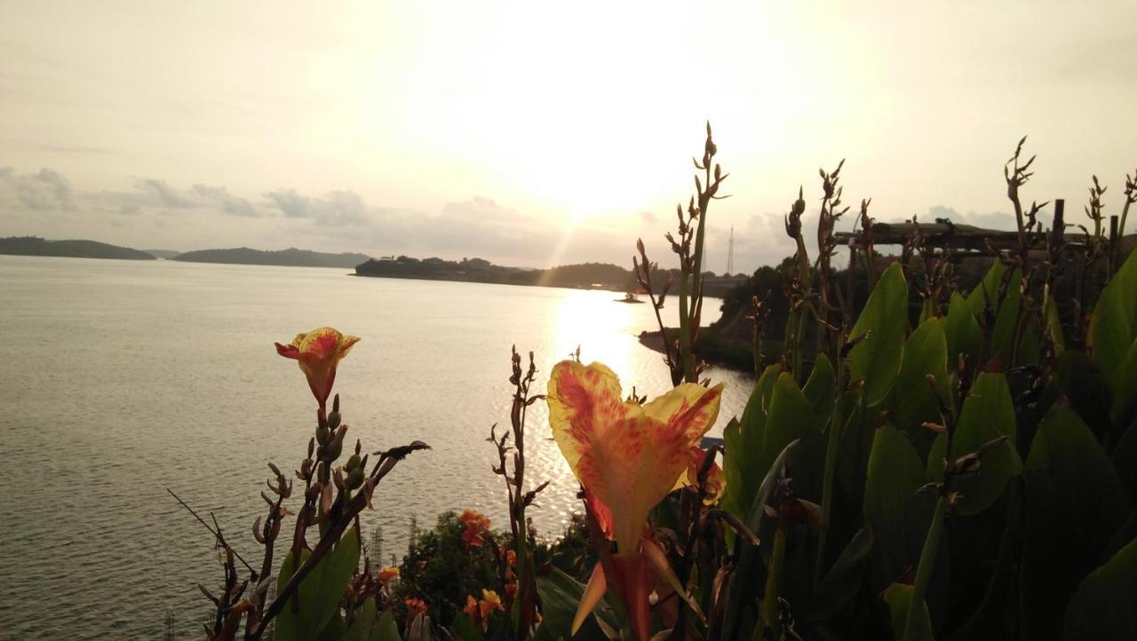 Barelang Bridge Hotel Batam エクステリア 写真