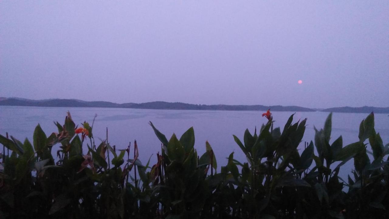 Barelang Bridge Hotel Batam エクステリア 写真